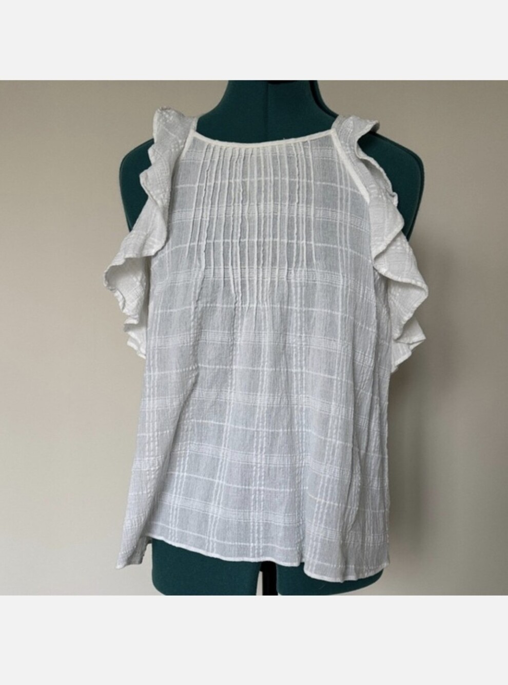 3/20💫Universal Thread | 100% Cotton Ruffle Sleeveless Top in White Gauze | S